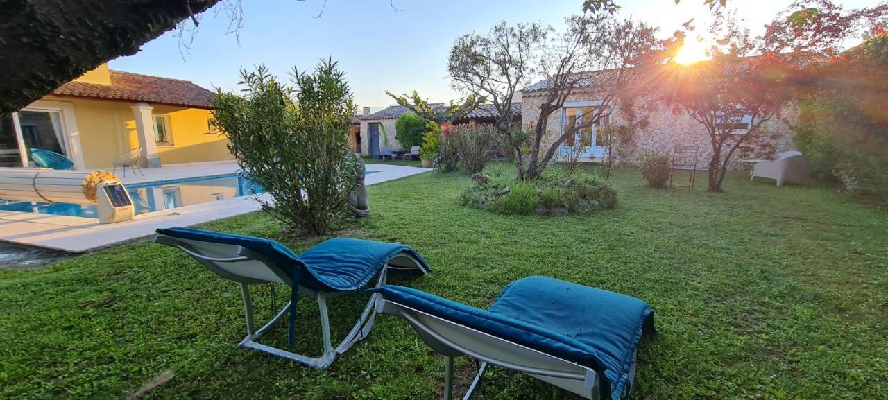 Petit Gite De Provence Мазан Экстерьер фото